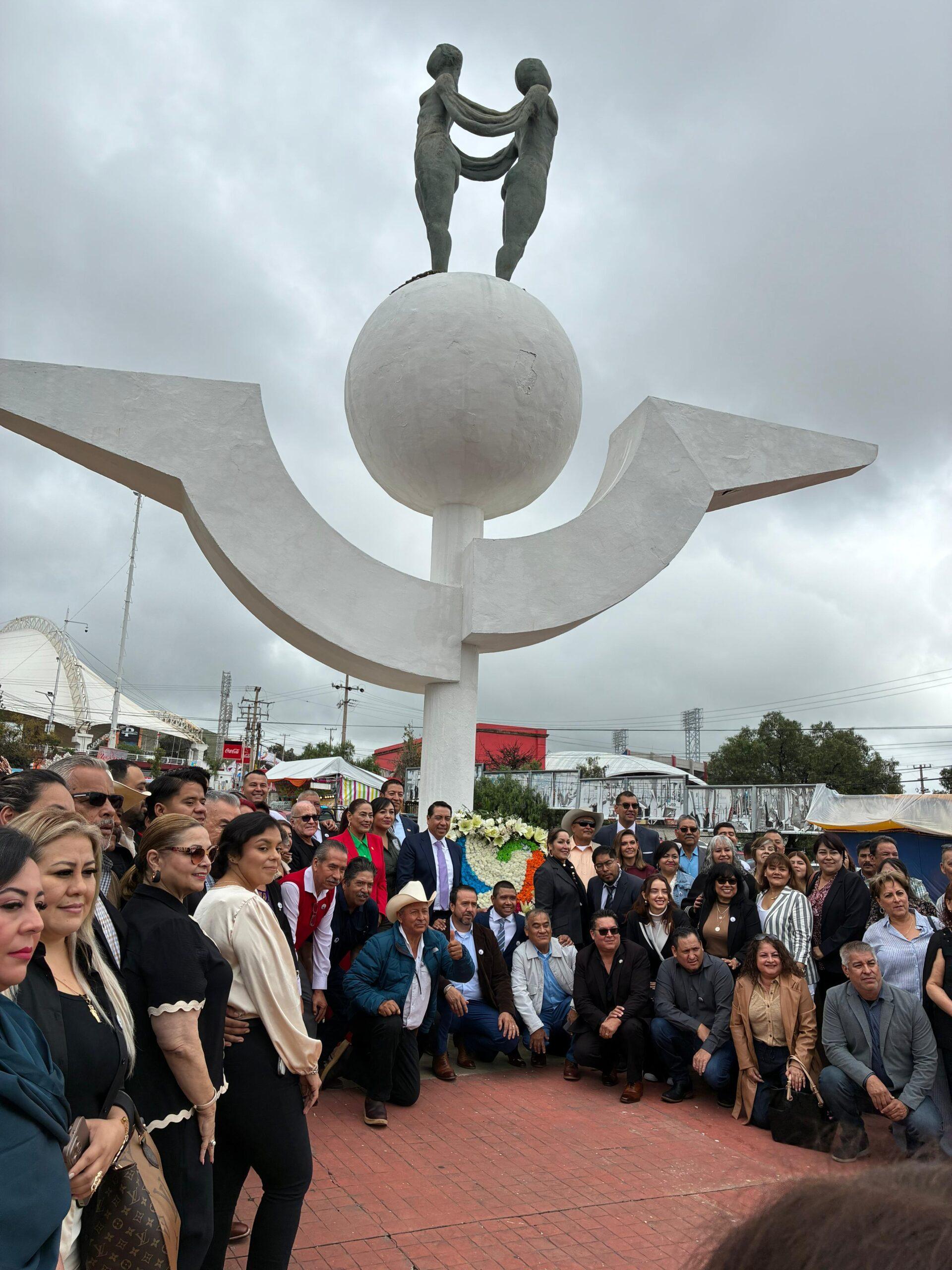 Con ofrenda floral se reconoce a la comunidad migrante de Zacatecas
