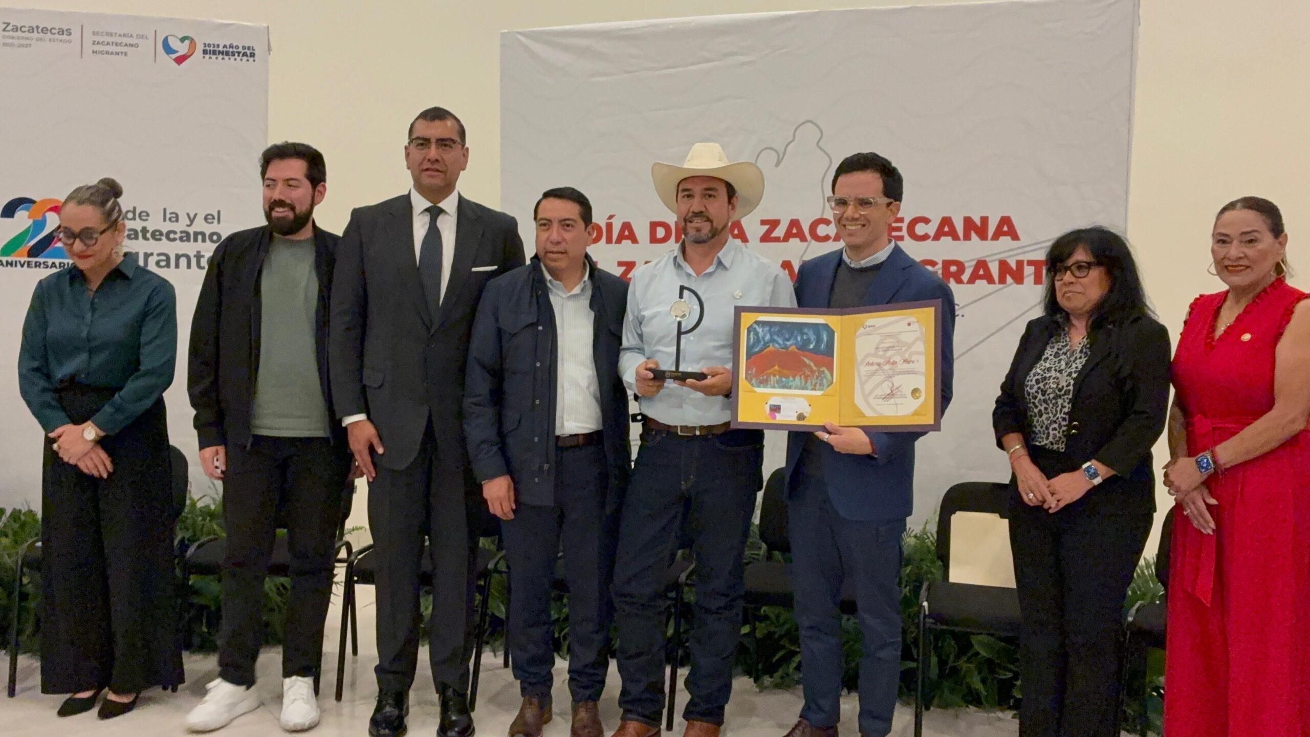 Con entrega de reconocimientos concluye celebración a migrantes zacatecanos