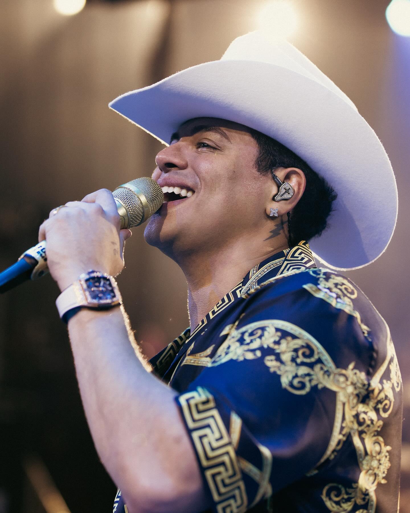 Despierta preocupación hospitalización de Eduin Caz de Grupo Firme.