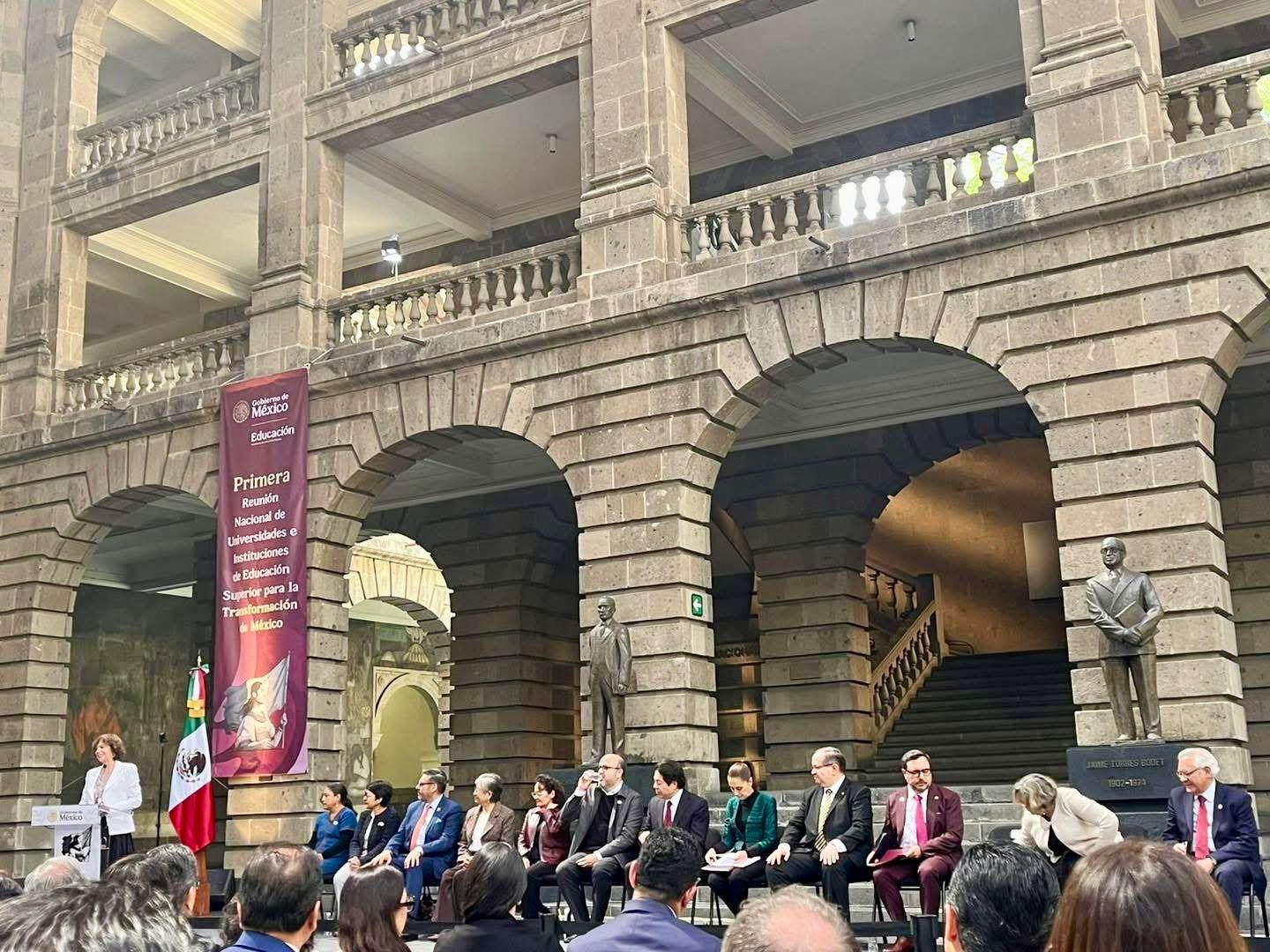 Encabeza UAZ transformación educativa en reunión nacional universitaria