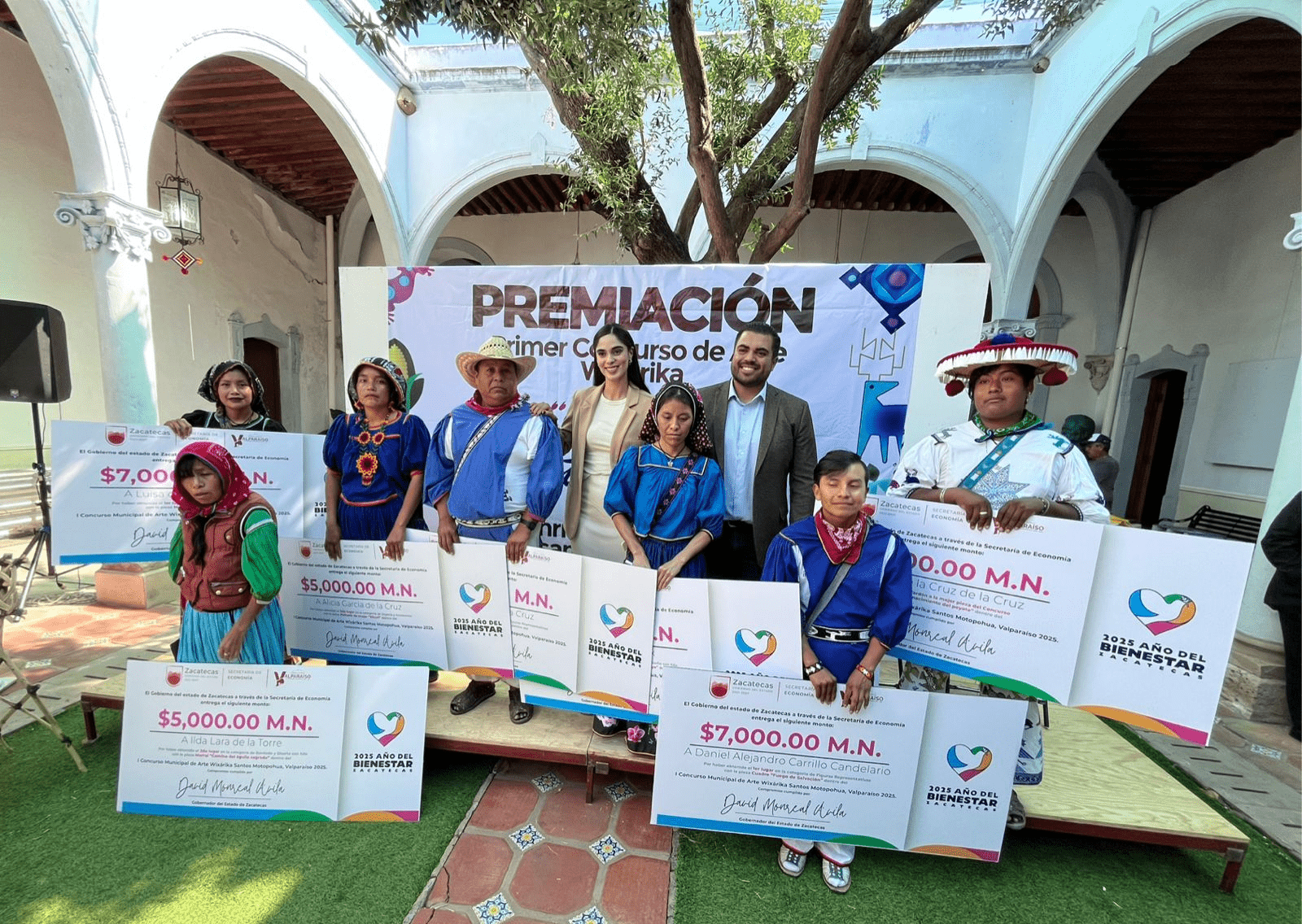 Premian manos mágicas de artesanos wixáricas de Valparaíso