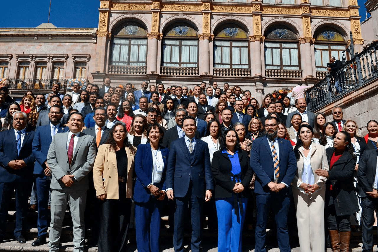 Firma la UAZ convenio de colaboración con 47 municipios