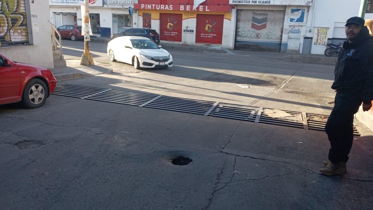 Se abre pequeño socavón en La Minera