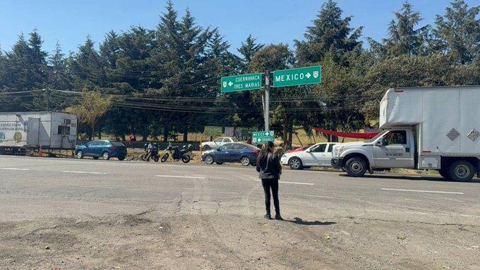 Reportan bloqueos y cierres parciales en autopistas clave este 31 de diciembre