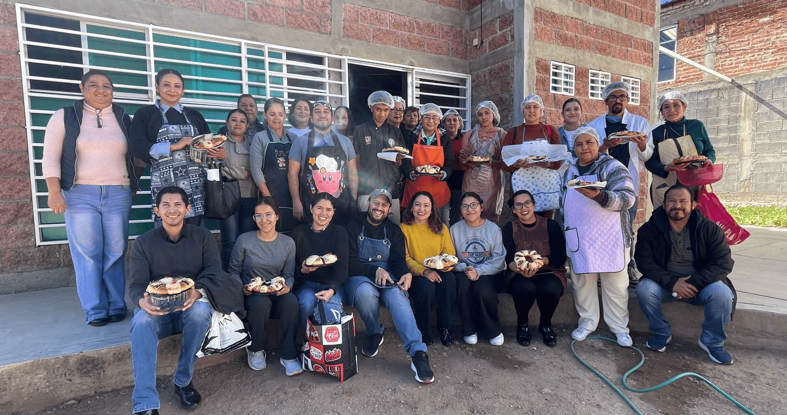 Promueven en Guadalupe tradiciones con taller de rosca de reyes