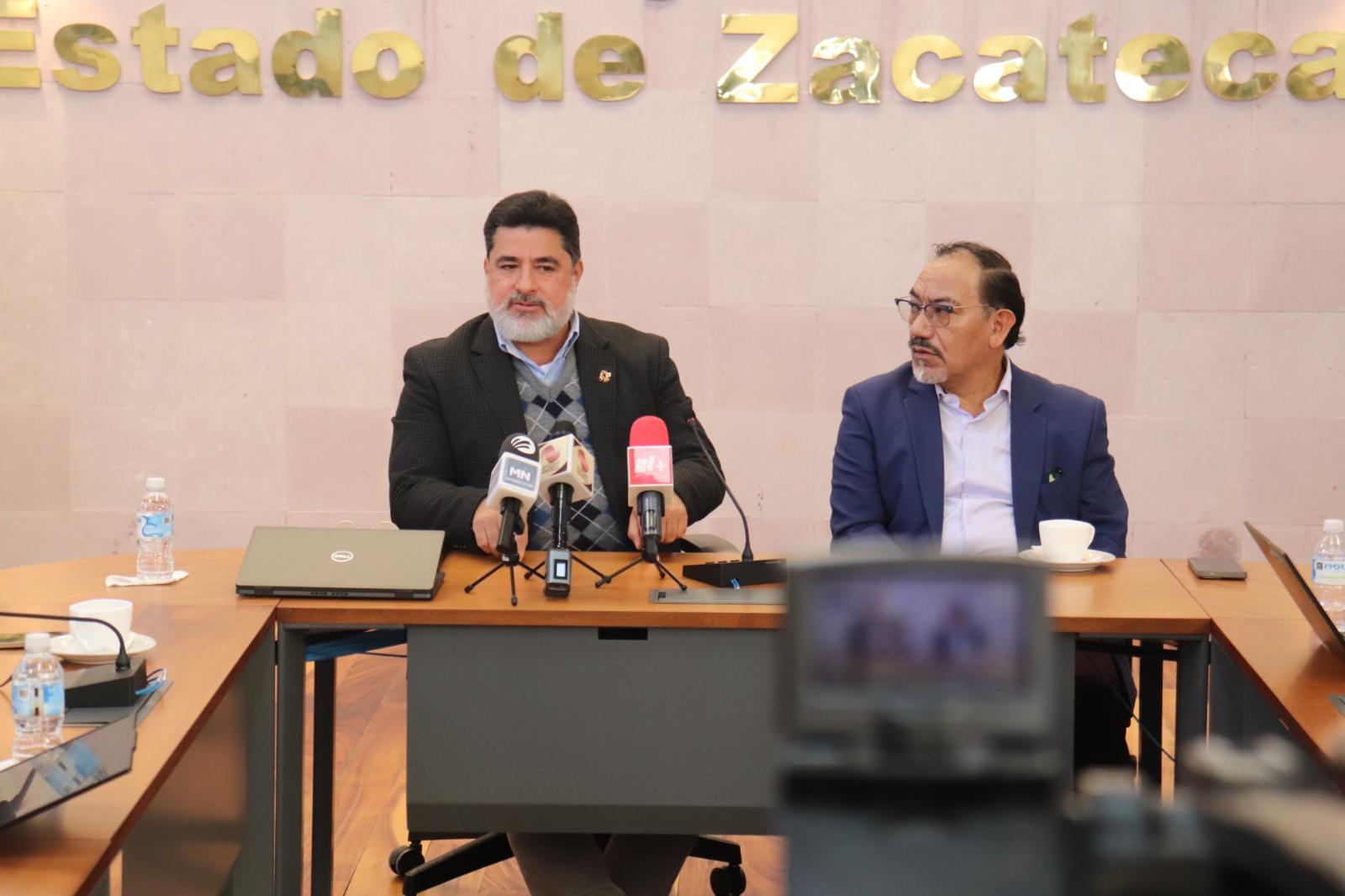 Anuncia Chiquito Díaz de León su retiro del INE