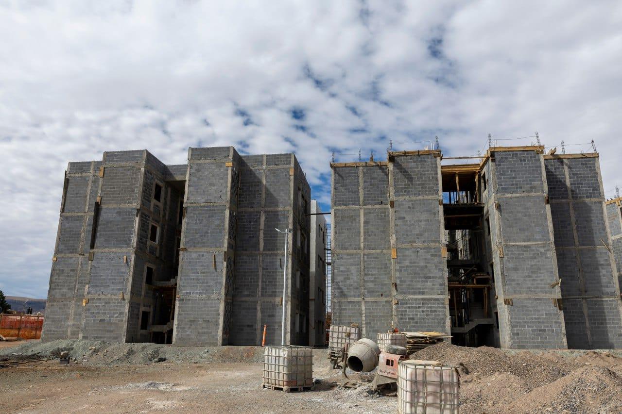 Revisan construcción del Complejo de Viviendas del Bienestar en Guadalupe