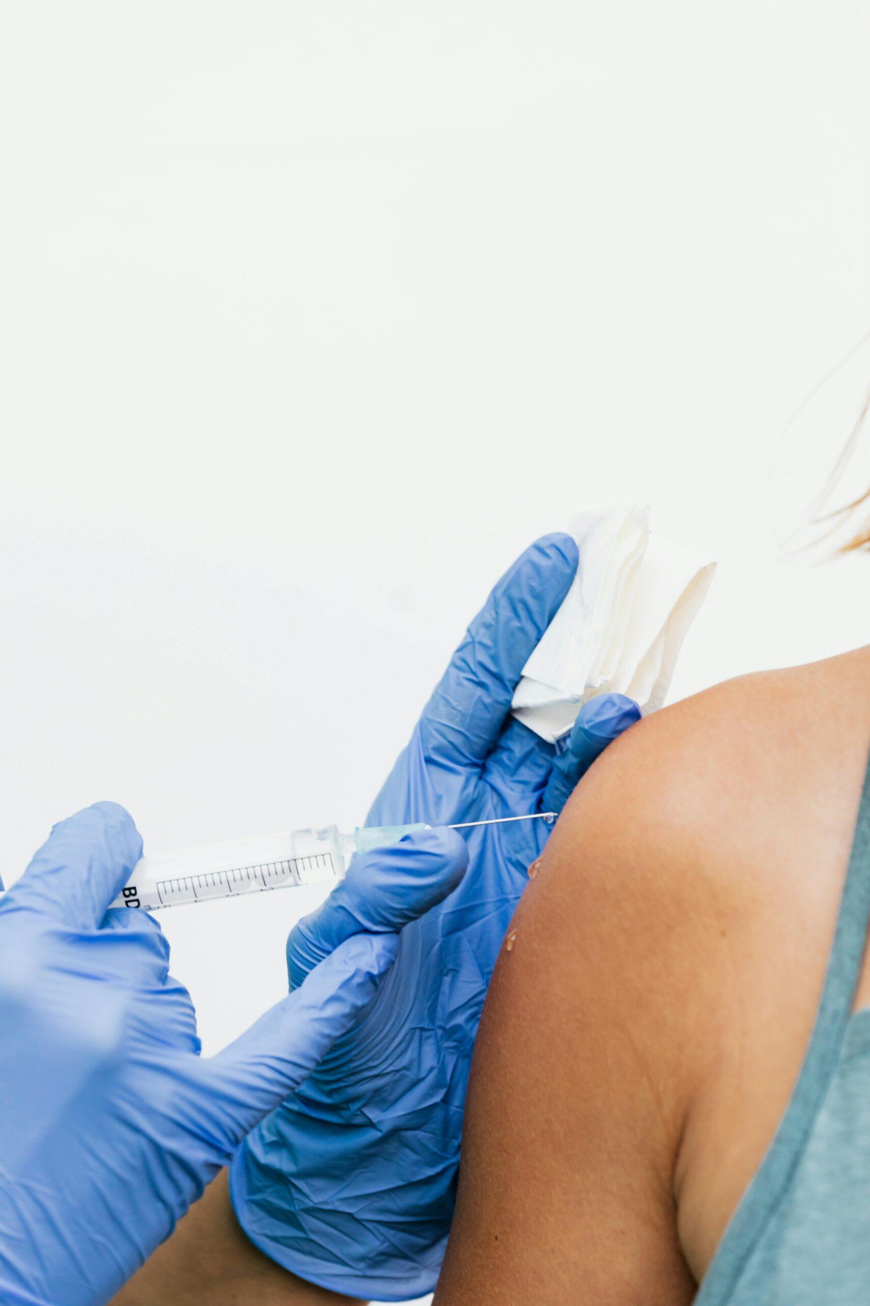 Llama Secretaría de Salud a vacunarse contra Influenza ante críticas temperaturas
