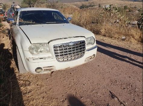 Aseguran vehículos con cartuchos en San Pedro Ocotlán