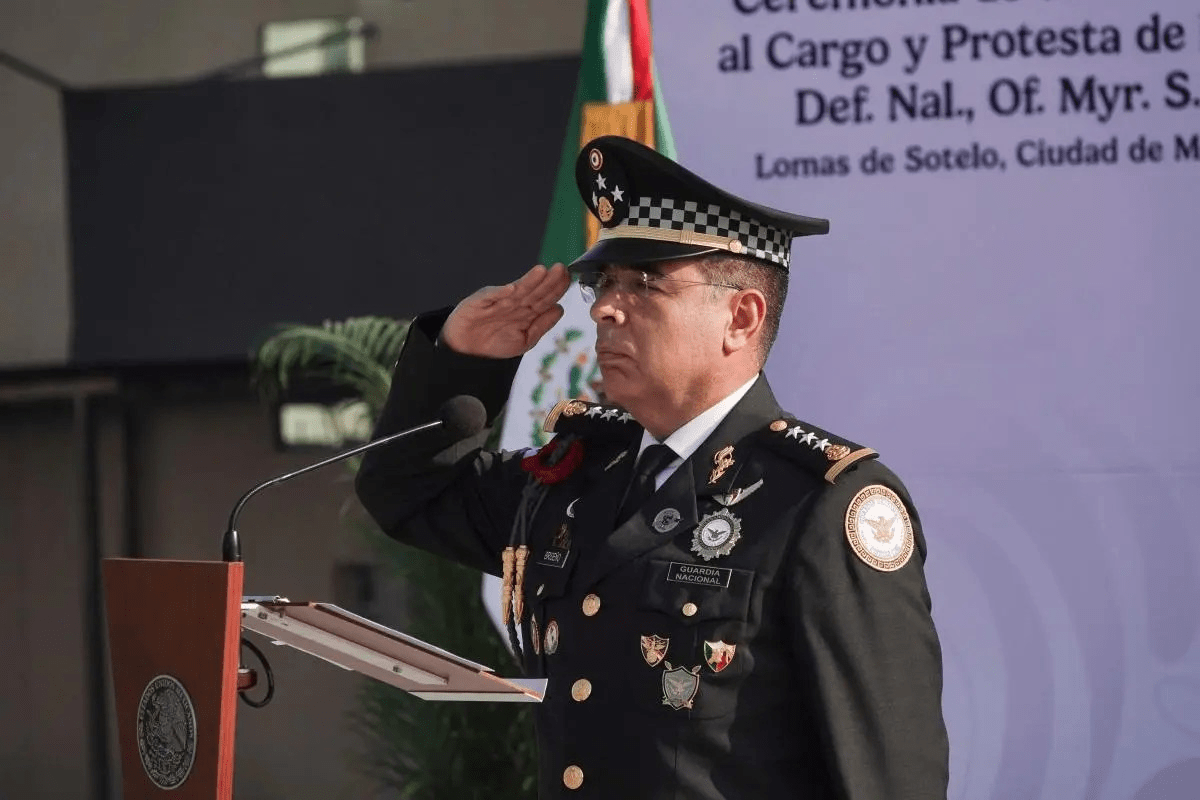 Presenta Sheinbaum a Guillermo Briseño como nuevo comandante de la Guardia Nacional