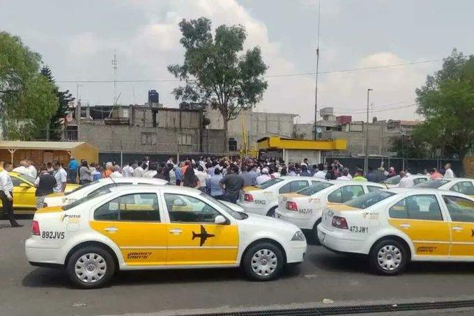 Desatan taxistas caos en AICM y amenazan con plantón