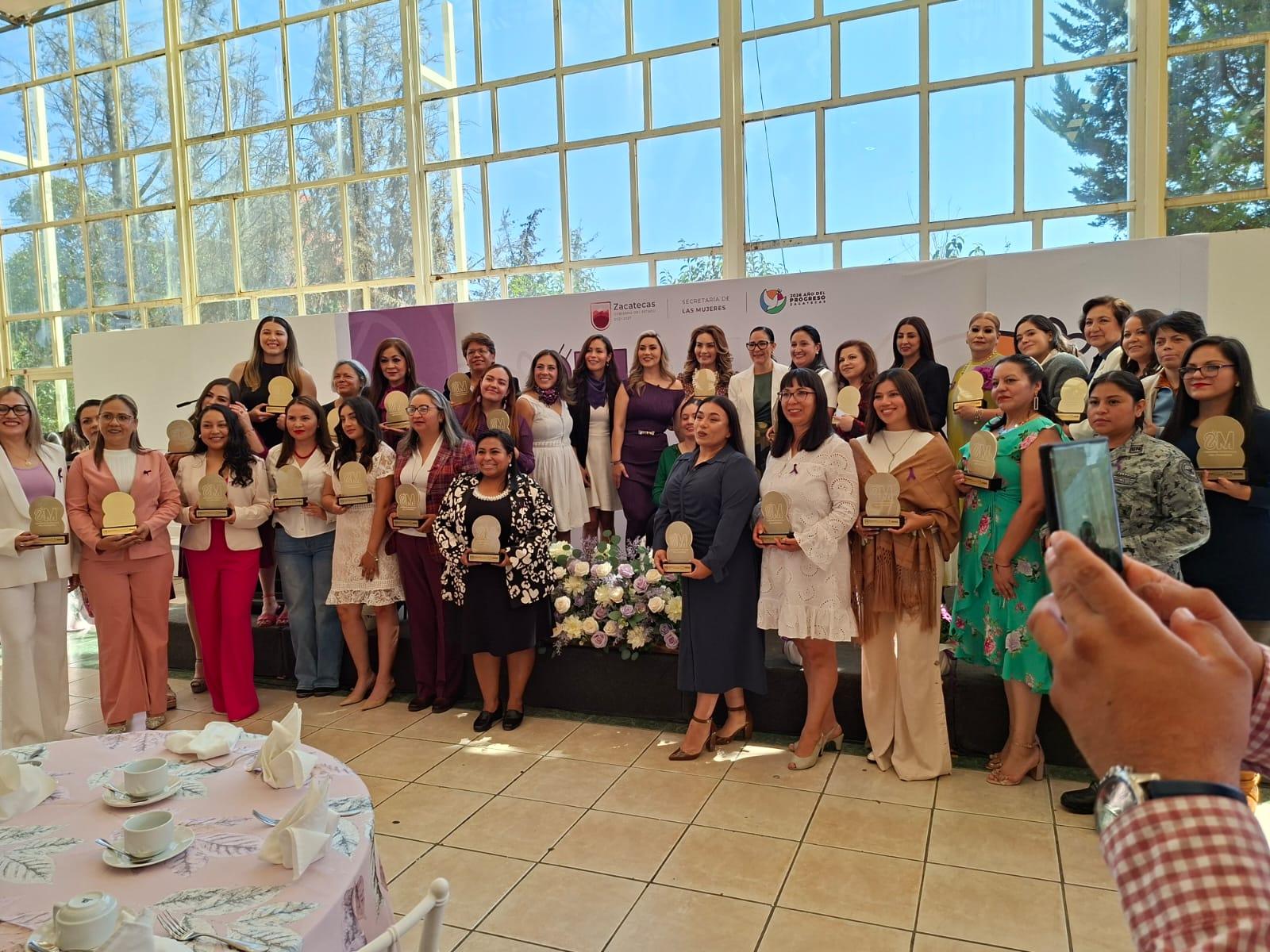 Reconocen a mujeres destacadas en el evento “Mujeres Tejedoras del Progreso”
