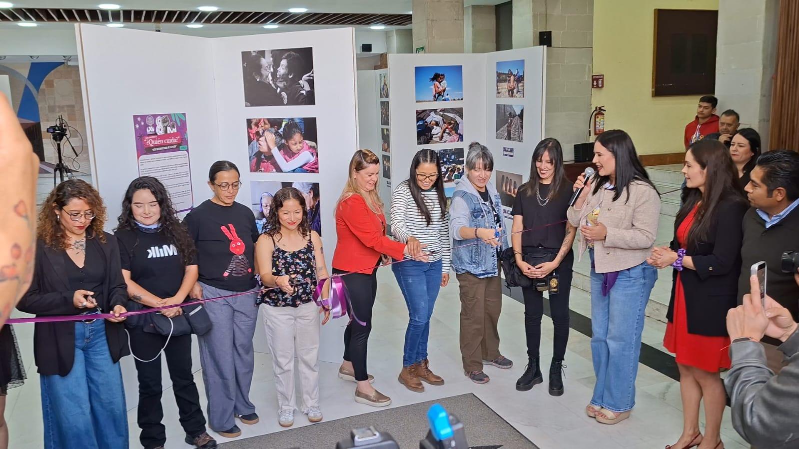 Presentan en la Legislatura la exposición fotográfica “¿Quién cuida?”