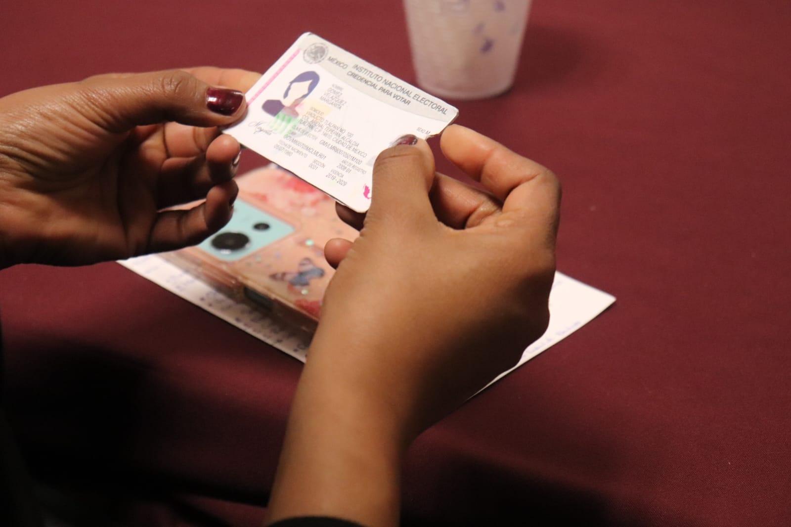 Añade INE identidad de género a credencial para votar