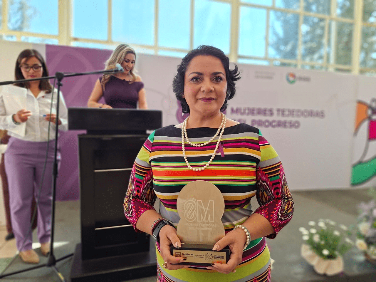 Reconocen trayectoria periodística de Tanya Ortiz