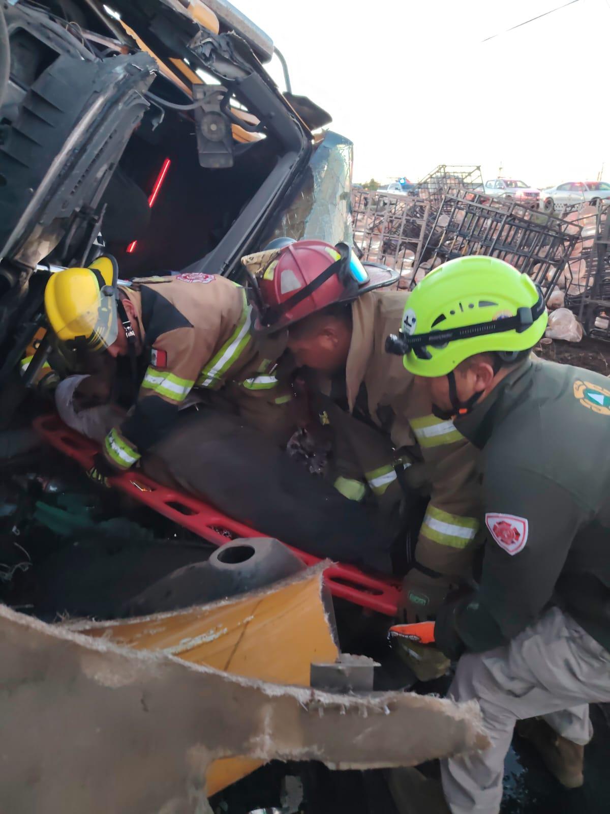 Volcadura en Carretera 45 deja lesionados en Guadalupe
