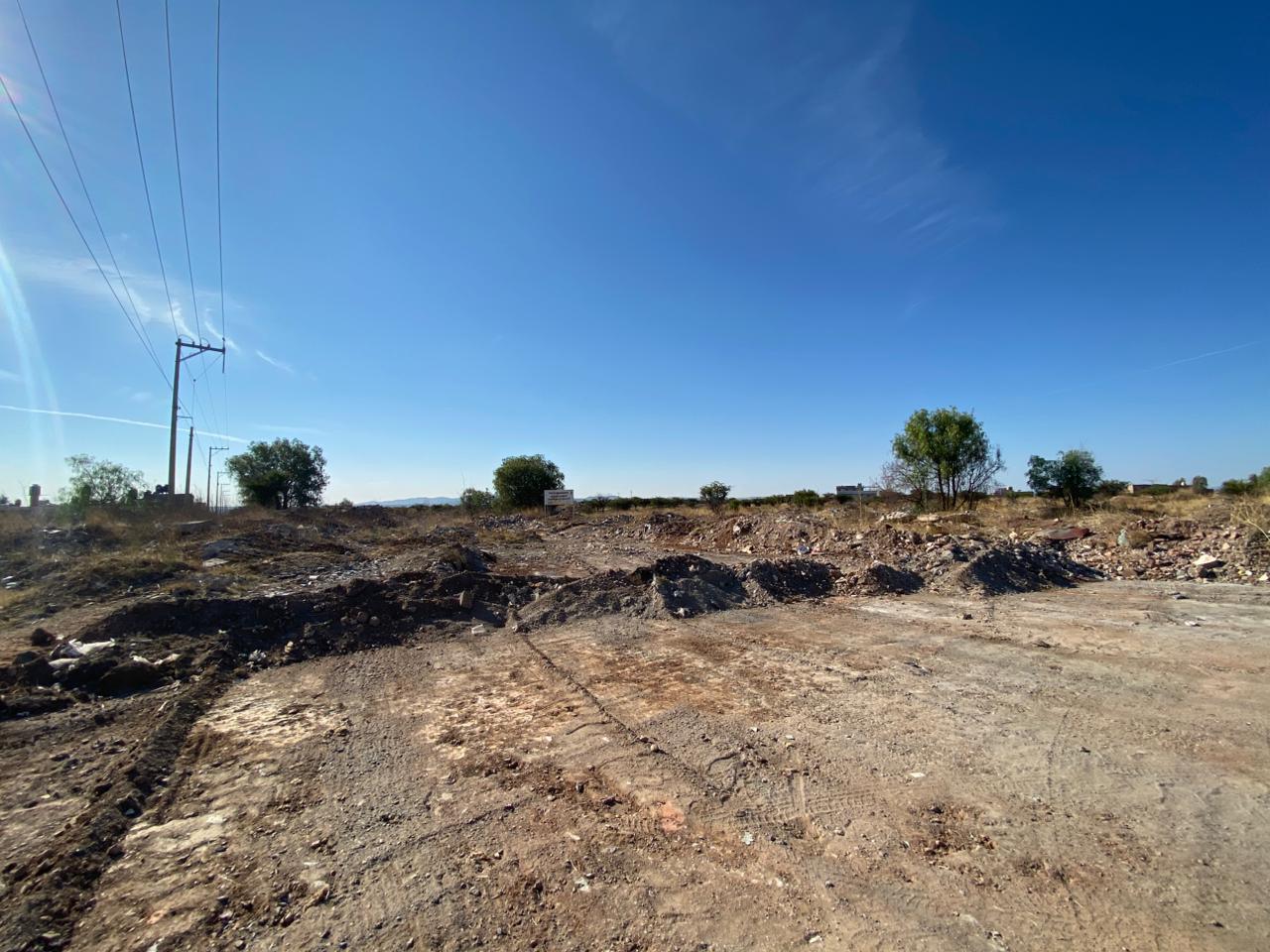 Limpian acceso en Real de San Gabriel tras denuncias vecinales