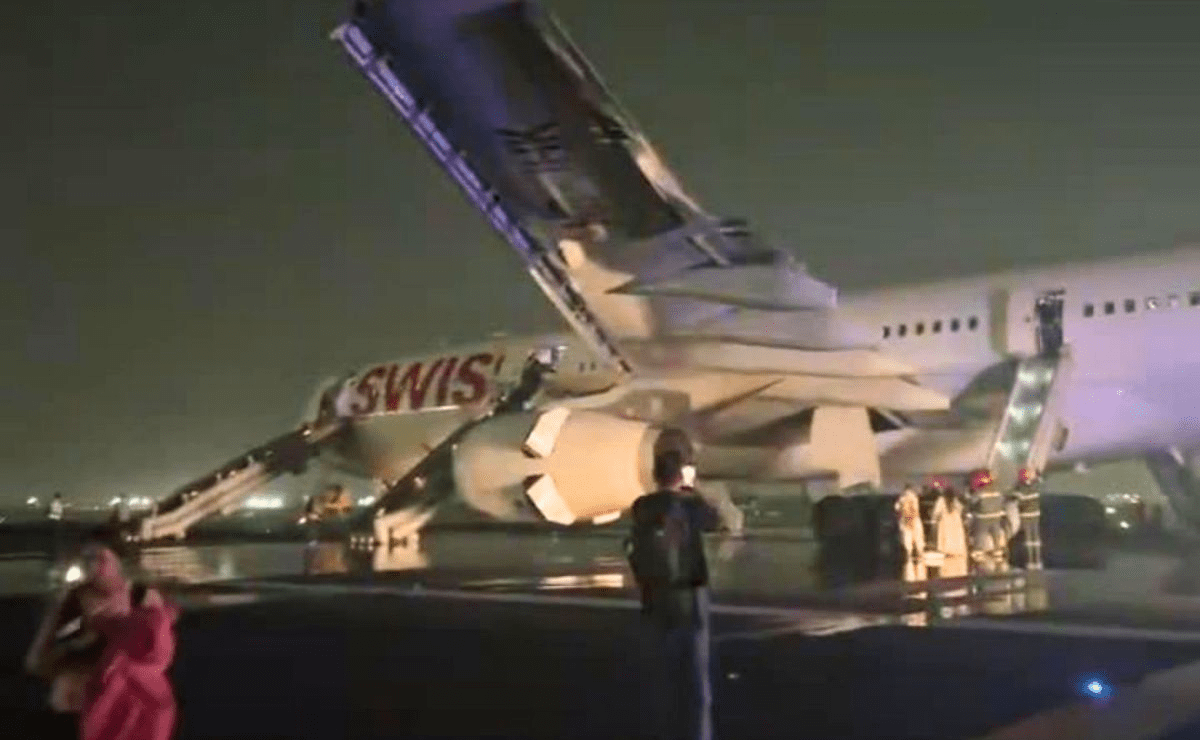 Deja seis lesionados incendio de avión durante despegue en Nueva Delhi