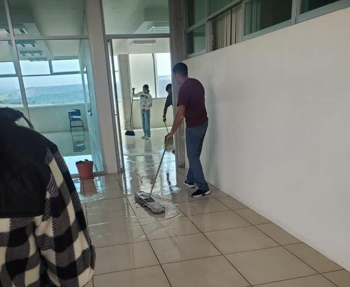 Denuncian aulas inundadas y techo colapsado en Enfermería de la UAZ Nochistlán
