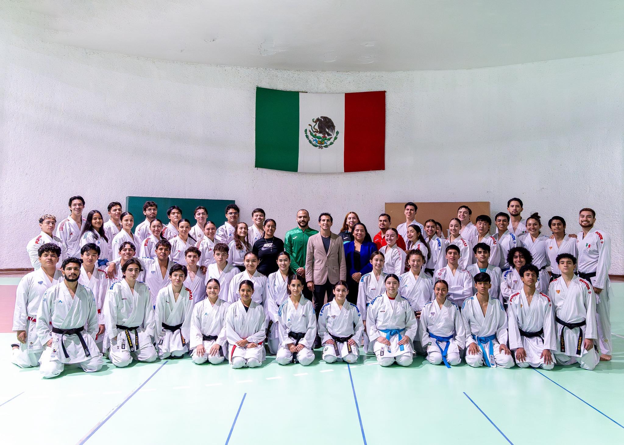 Zacatecanas se concentran con la Selección Nacional de Karate