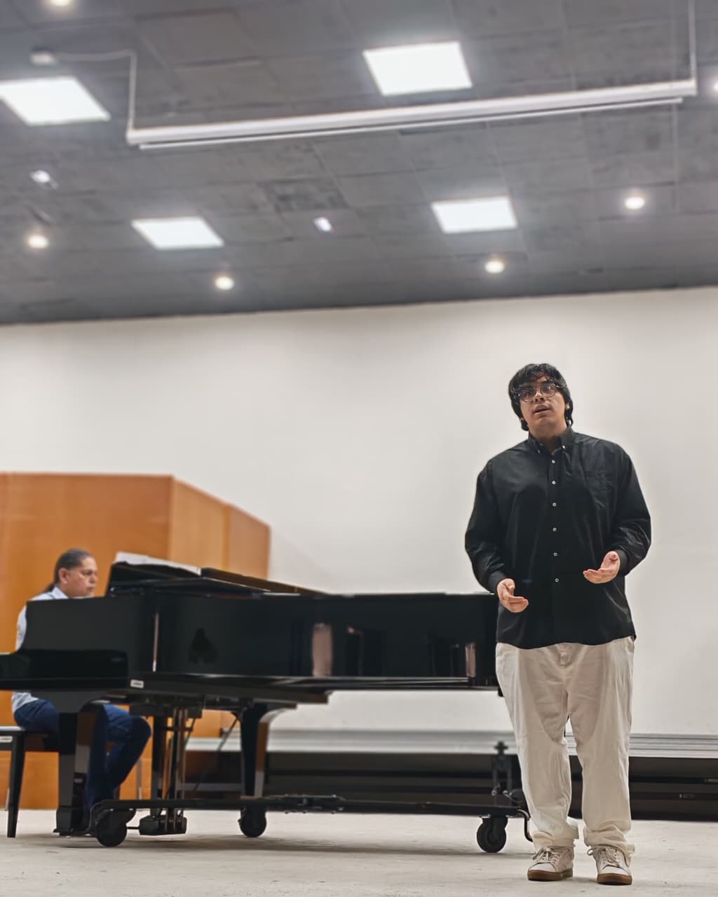 Inician recitales de canto de fin de semestre