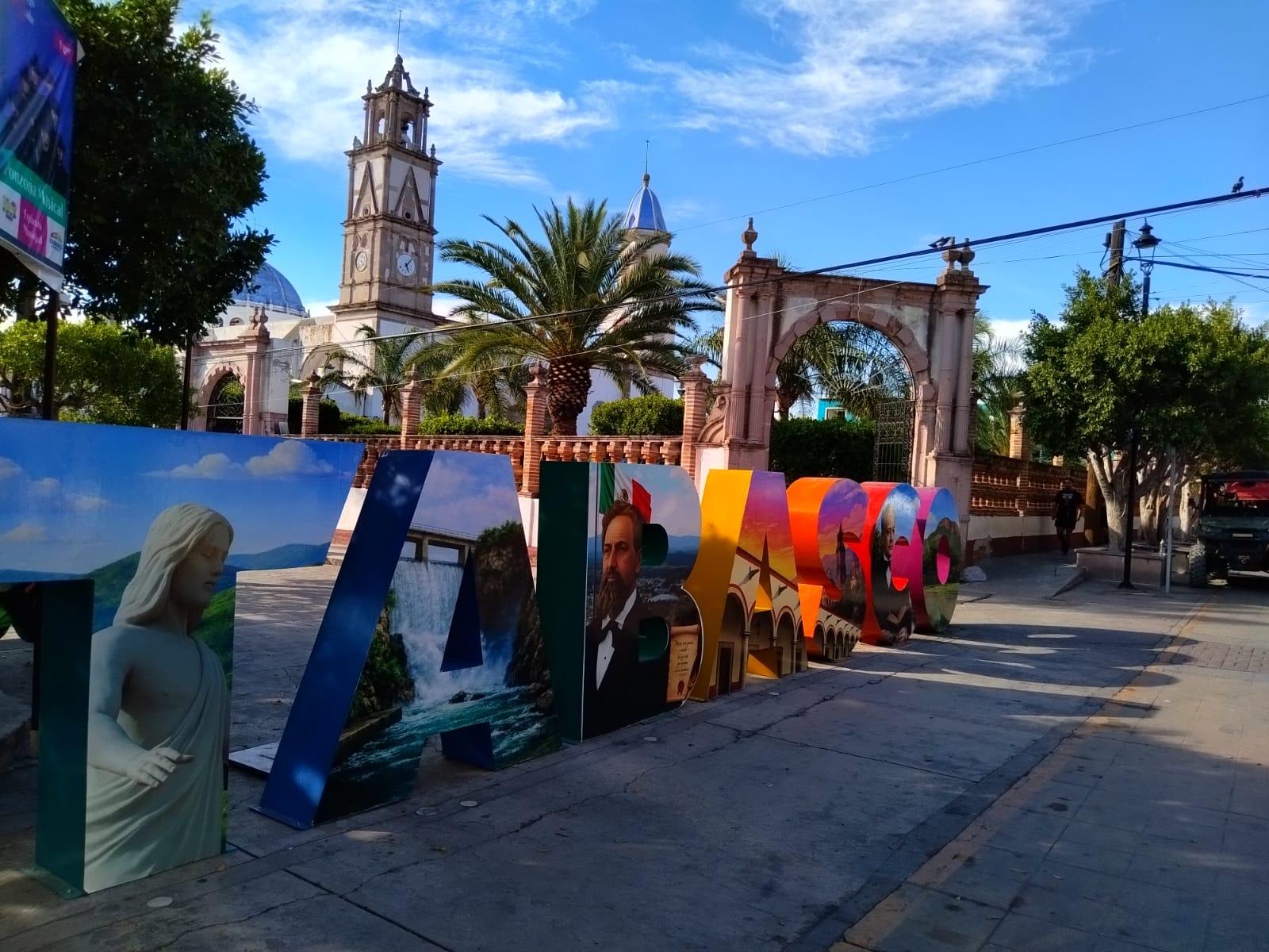 Invitan tejedoras de Huiscolco a su exposición montada en el aeropuerto de Zacatecas