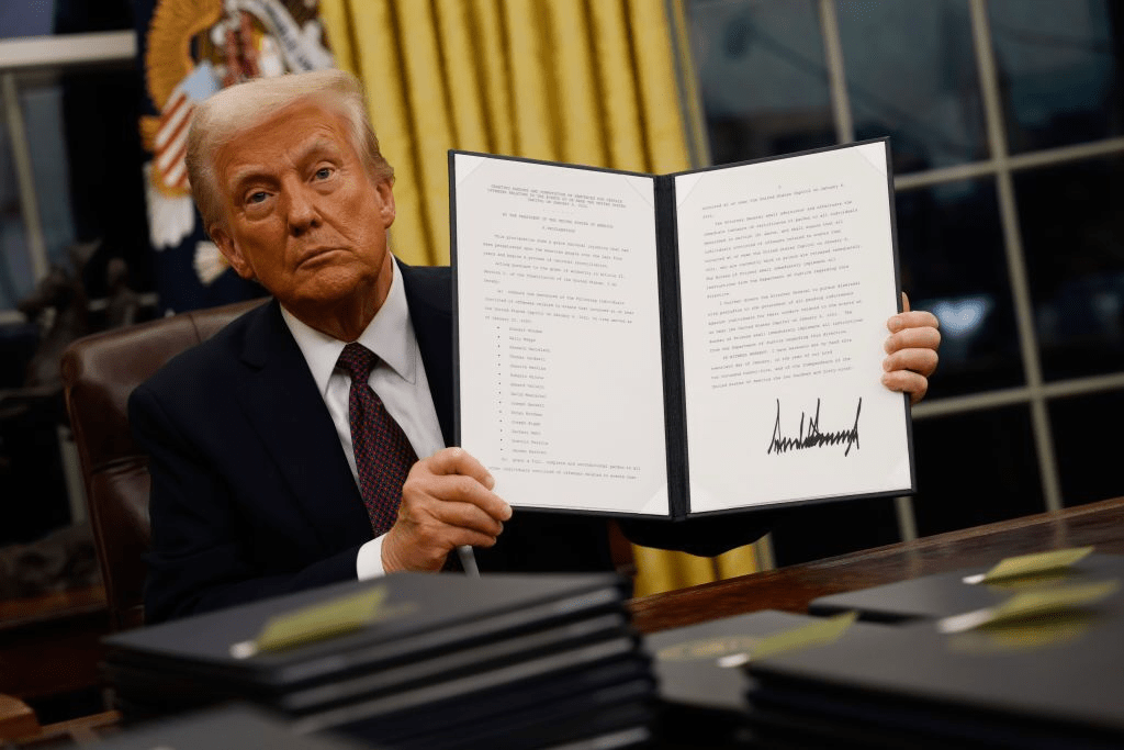 Busca Trump eliminar envío de remesas con controles financieros