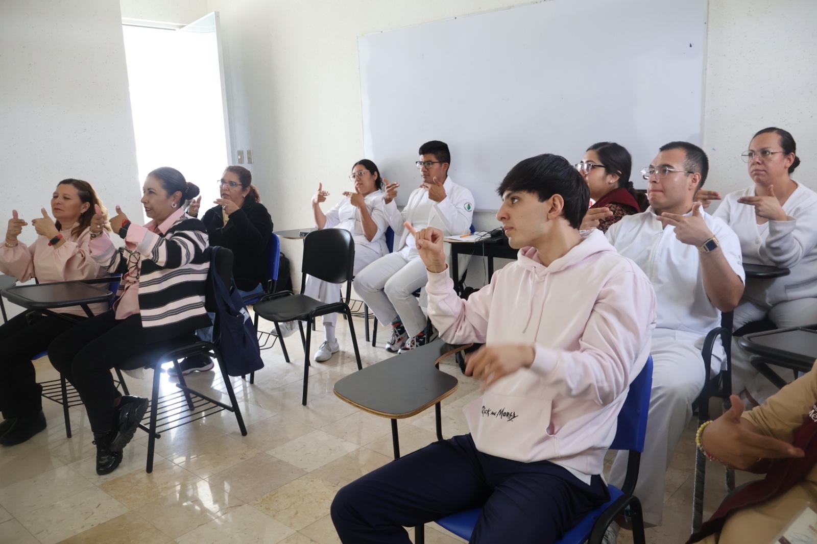 Capacita ISSSTE a personal en Lengua de Señas Mexicana