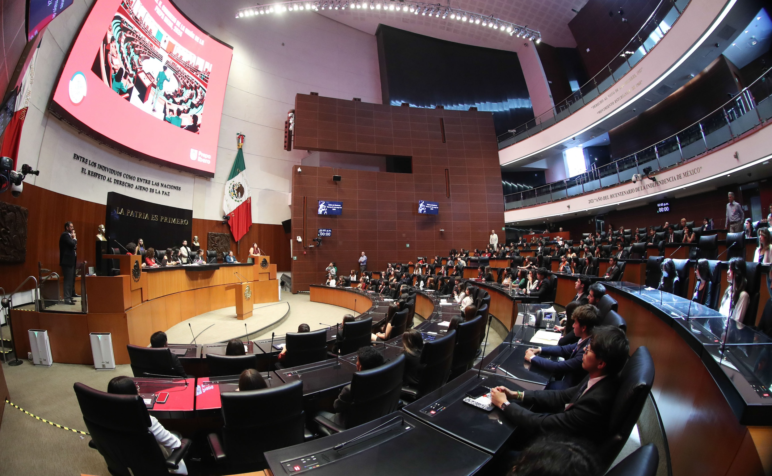 Revela investigación que familiares de Senadores cuestan 8 millones de pesos anuales