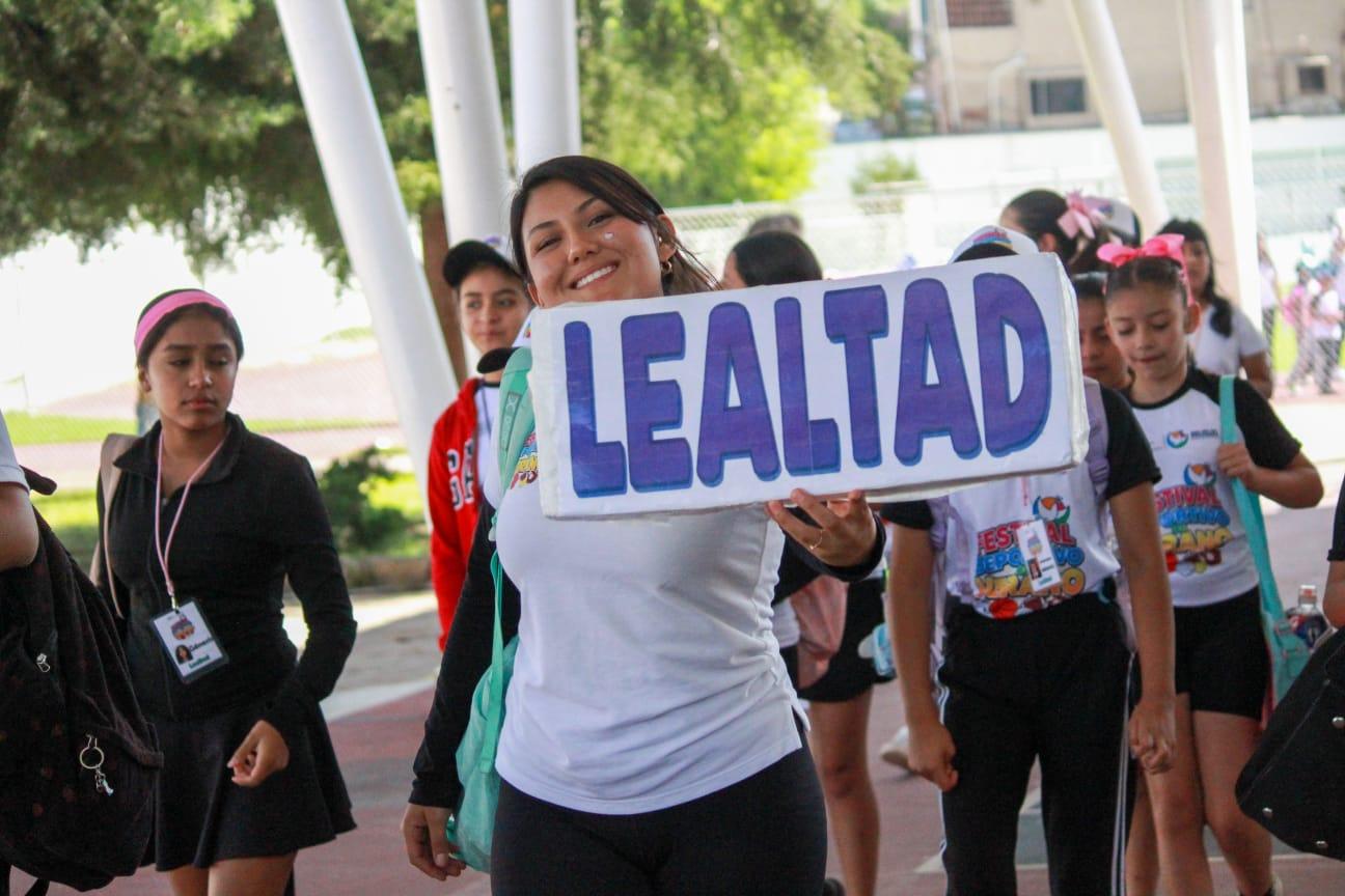 Con desfile de 800 participantes inicia actividades curso de verano del Incufidez