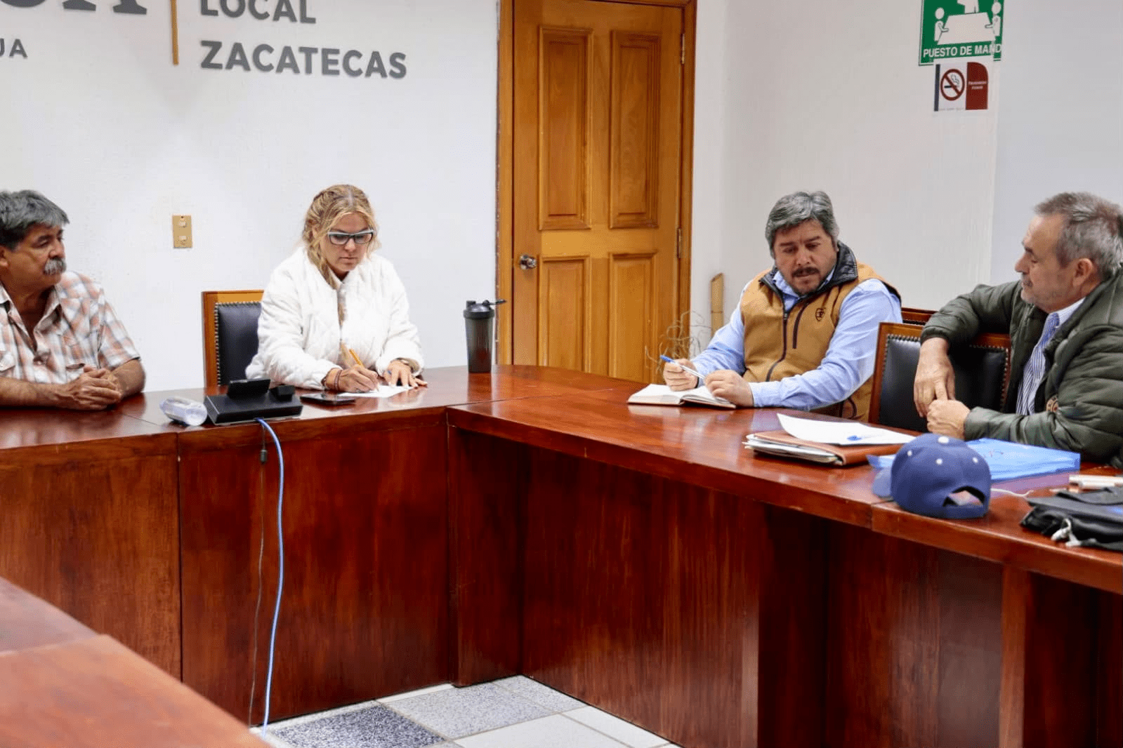 Acompaña Julia Olguín a productores a realizar gestiones ante la Conagua