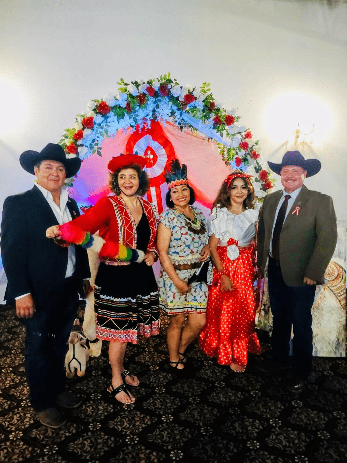 Acompañan migrantes zacatecanos a peruanos por aniversario de la independencia de Perú