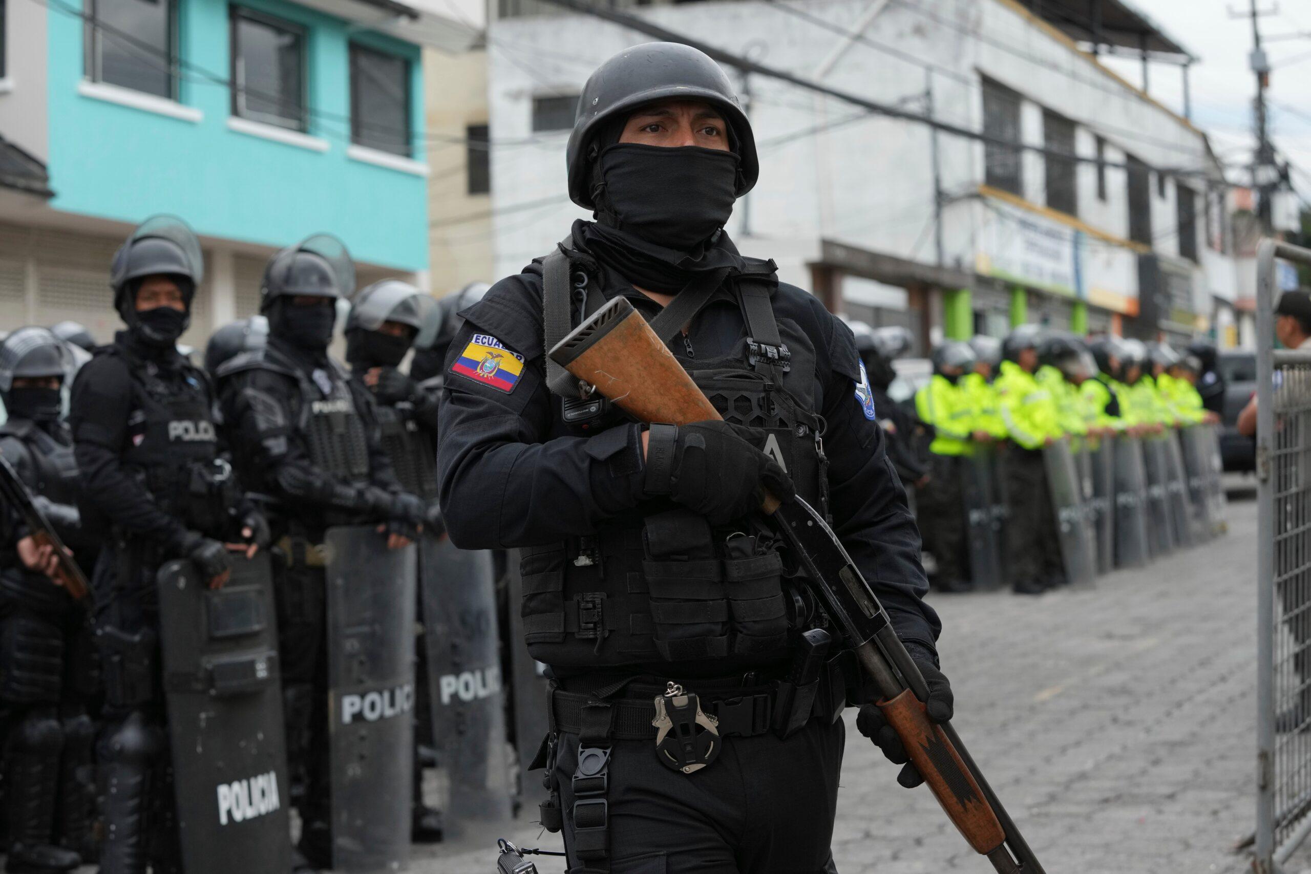 Detienen en Ecuador a dos mexicanos vinculados con el CJNG