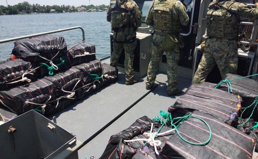 Asegura Marina más de mil 600 kilos de cocaína frente a Michoacán