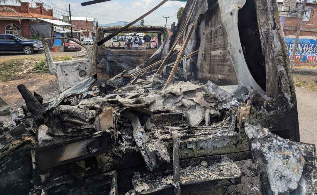 Queman vehículos indígenas en Michoacán por obras incumplidas