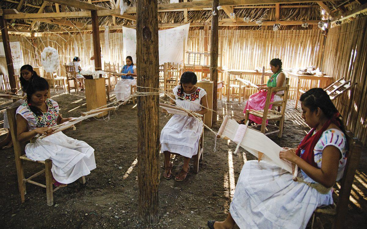 Senado prepara ley para fortalecer autonomía de pueblos indígenas