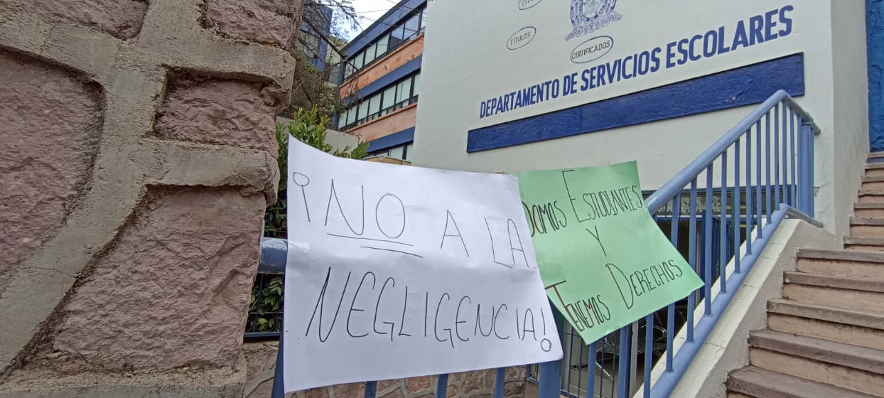 Reprochan “negligencia” de la UAZ por retraso en inscripciones