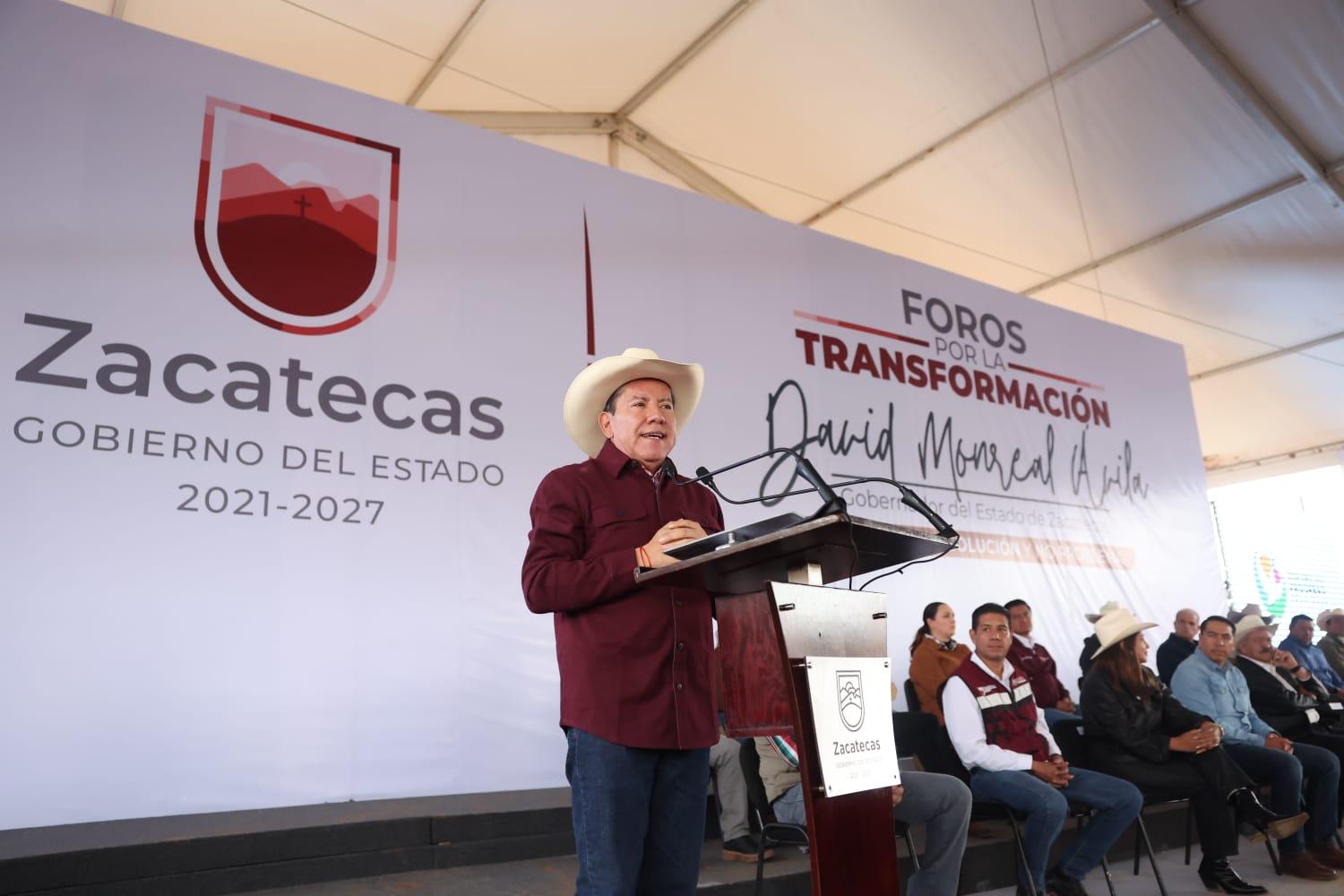 Impulsa David Monreal apoyos para el campo durante foro en Sombrerete